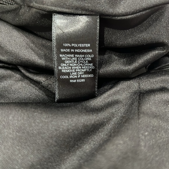 Express Floral Print Romper Shorts with pockets in Size 2 - Picture 8 of 9